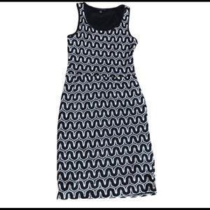 Banana Republic Black and White Knit Dress - Size 6